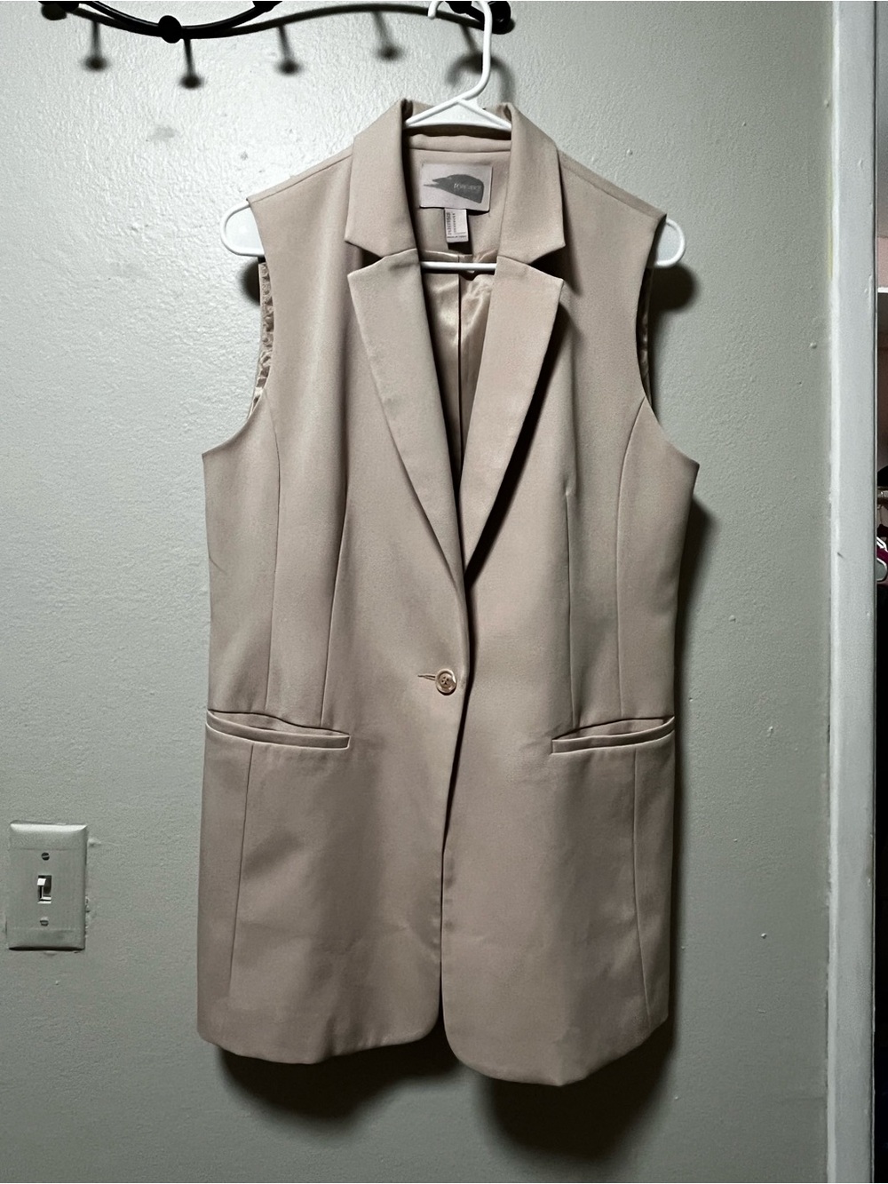 Forever 21 Sleeveless Blazer Vest - Beige
